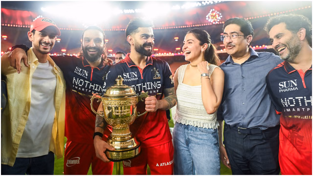 IPL 2026: चैंपियन बनी RCB, फाइनल जीत के बाद विराट-अनुष्का का डांस वीडियो वायरल