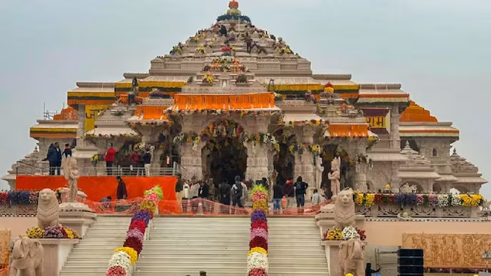 राम मंदिर ट्रस्ट विवाद: चंपत राय के इस्तीफे पर छिड़ा सियासी घमासान