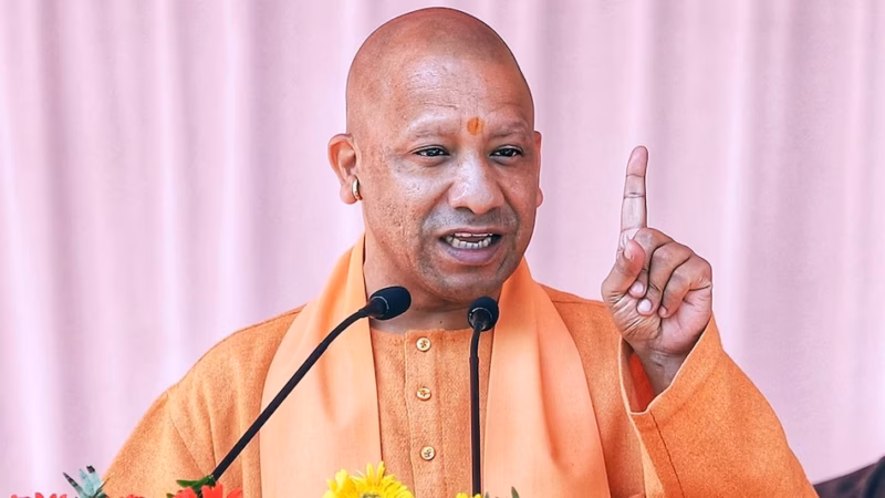 यूपी ब्यूरोक्रेसी में अचानक हलचल: 15 आईएएस अफसरों के कार्यक्षेत्र बदले
